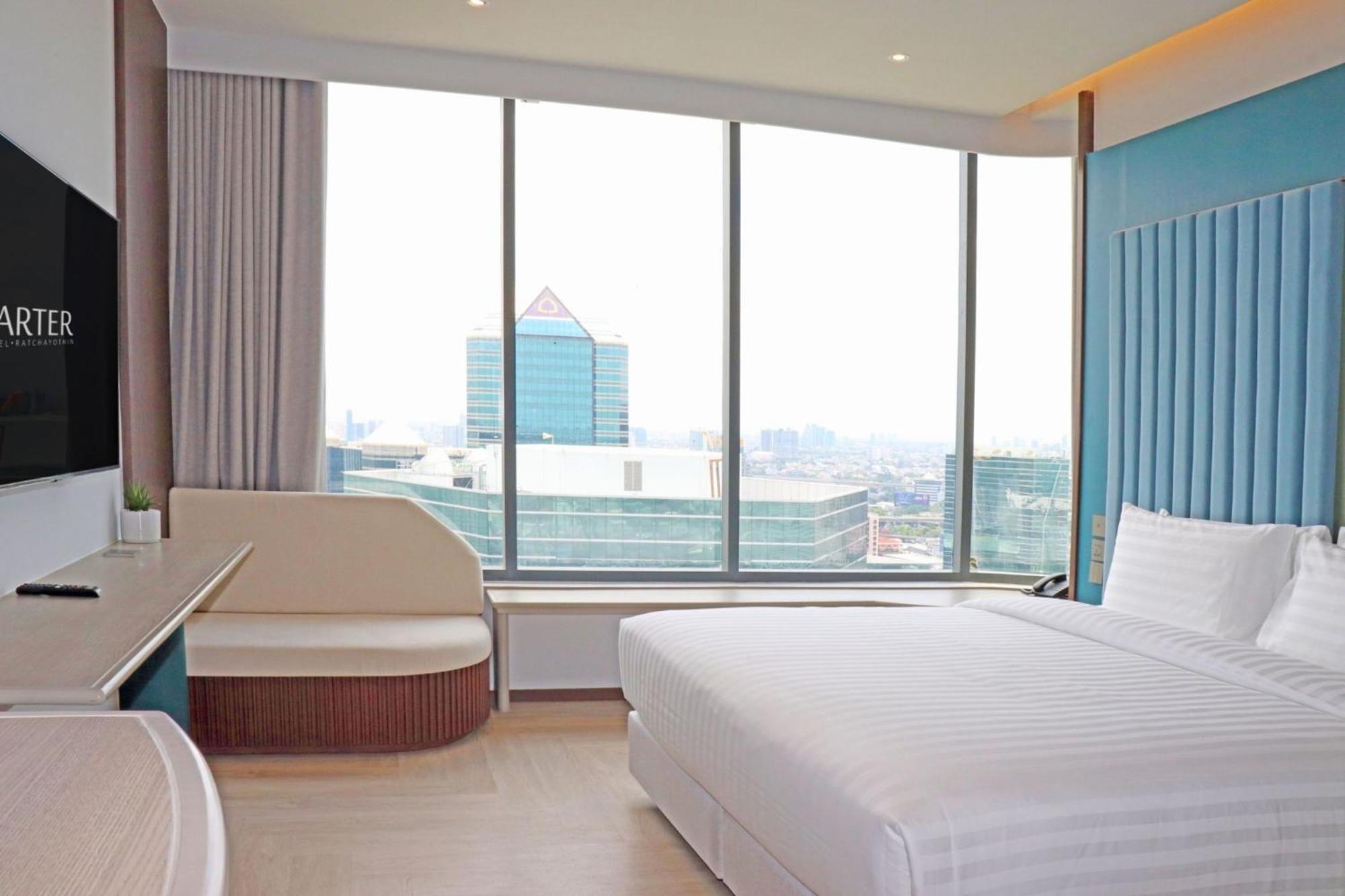 The Quarter Ratchayothin By Uhg Hotel Bangkok Exterior photo