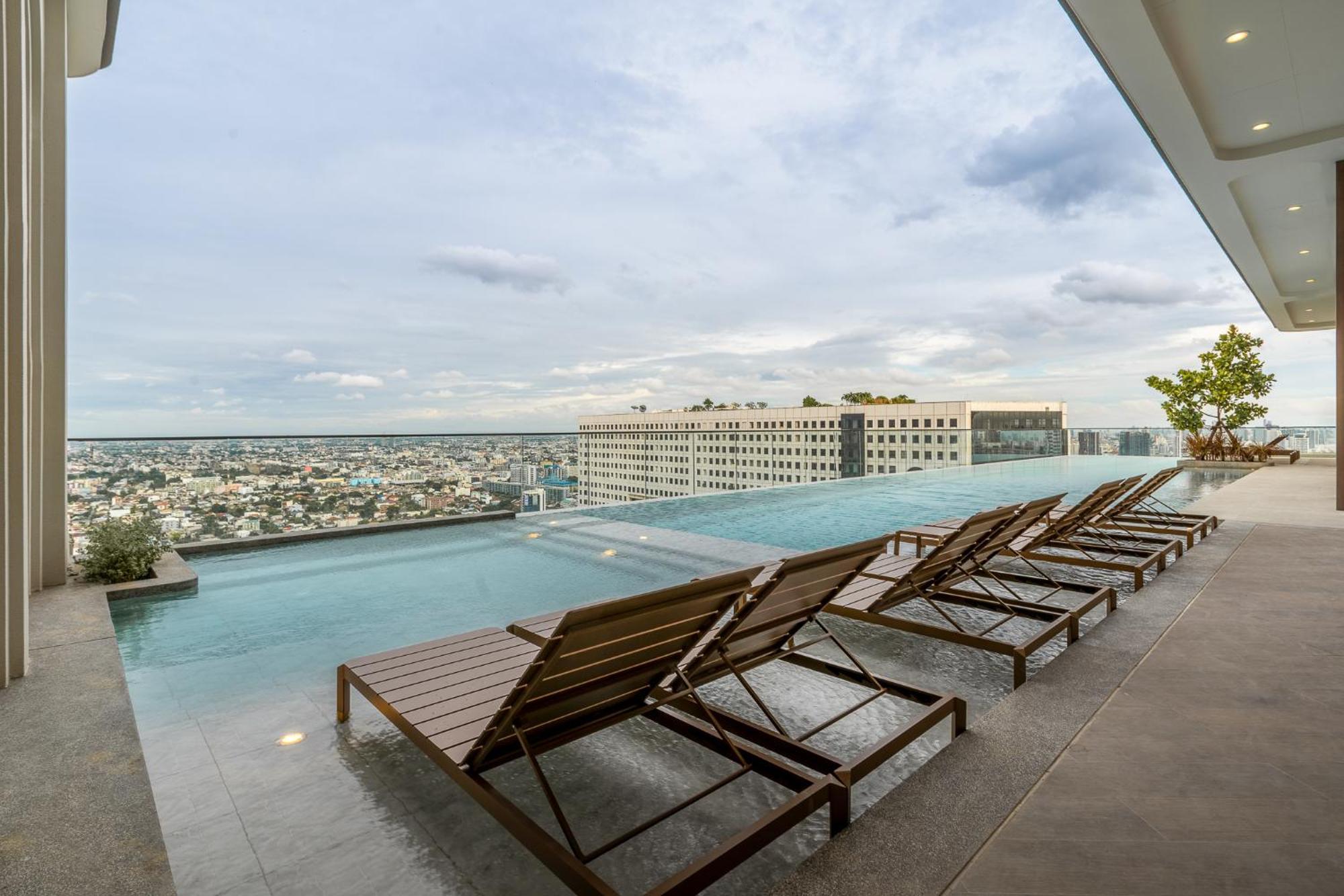 The Quarter Ratchayothin By Uhg Hotel Bangkok Exterior photo
