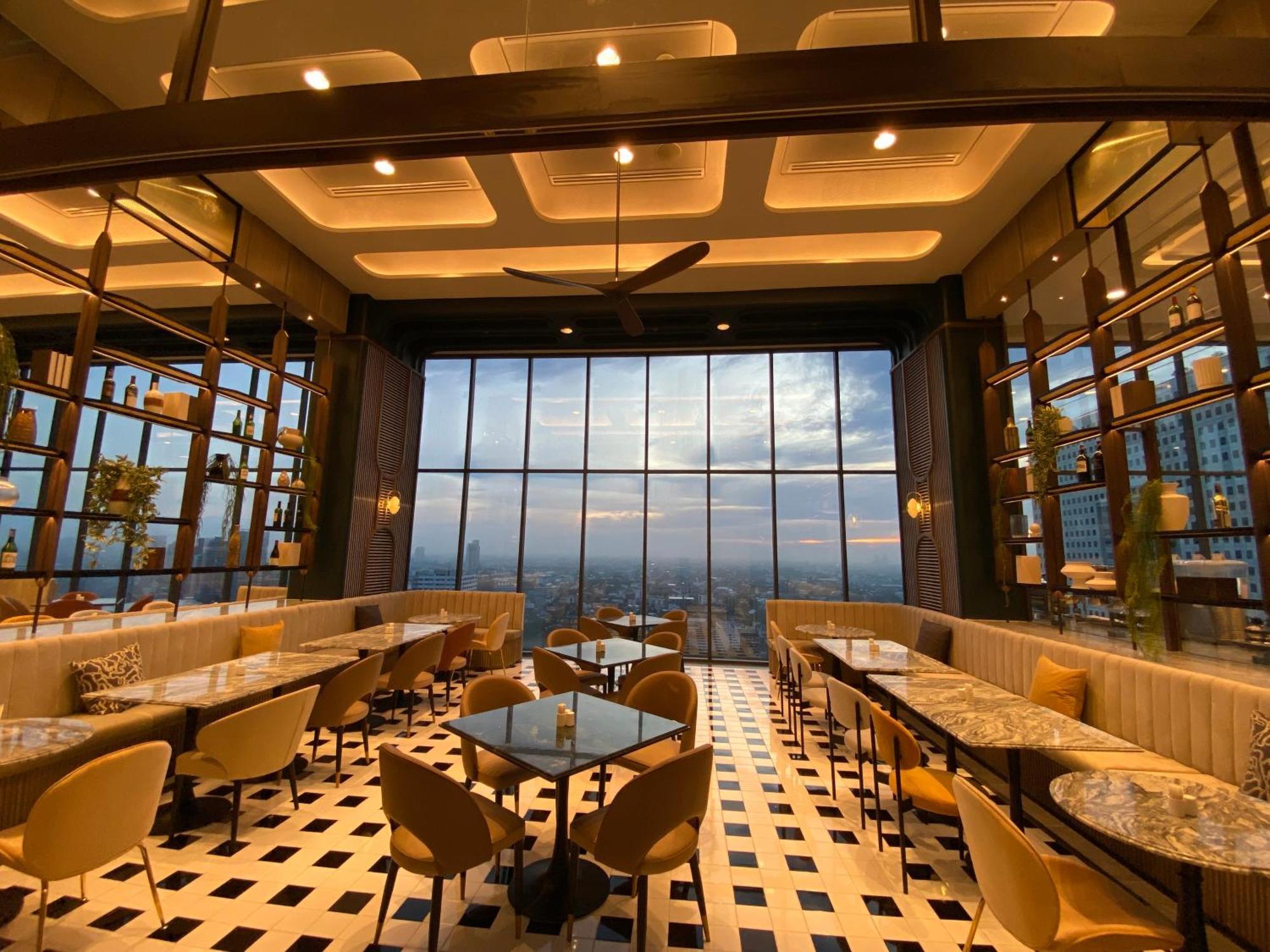 The Quarter Ratchayothin By Uhg Hotel Bangkok Exterior photo